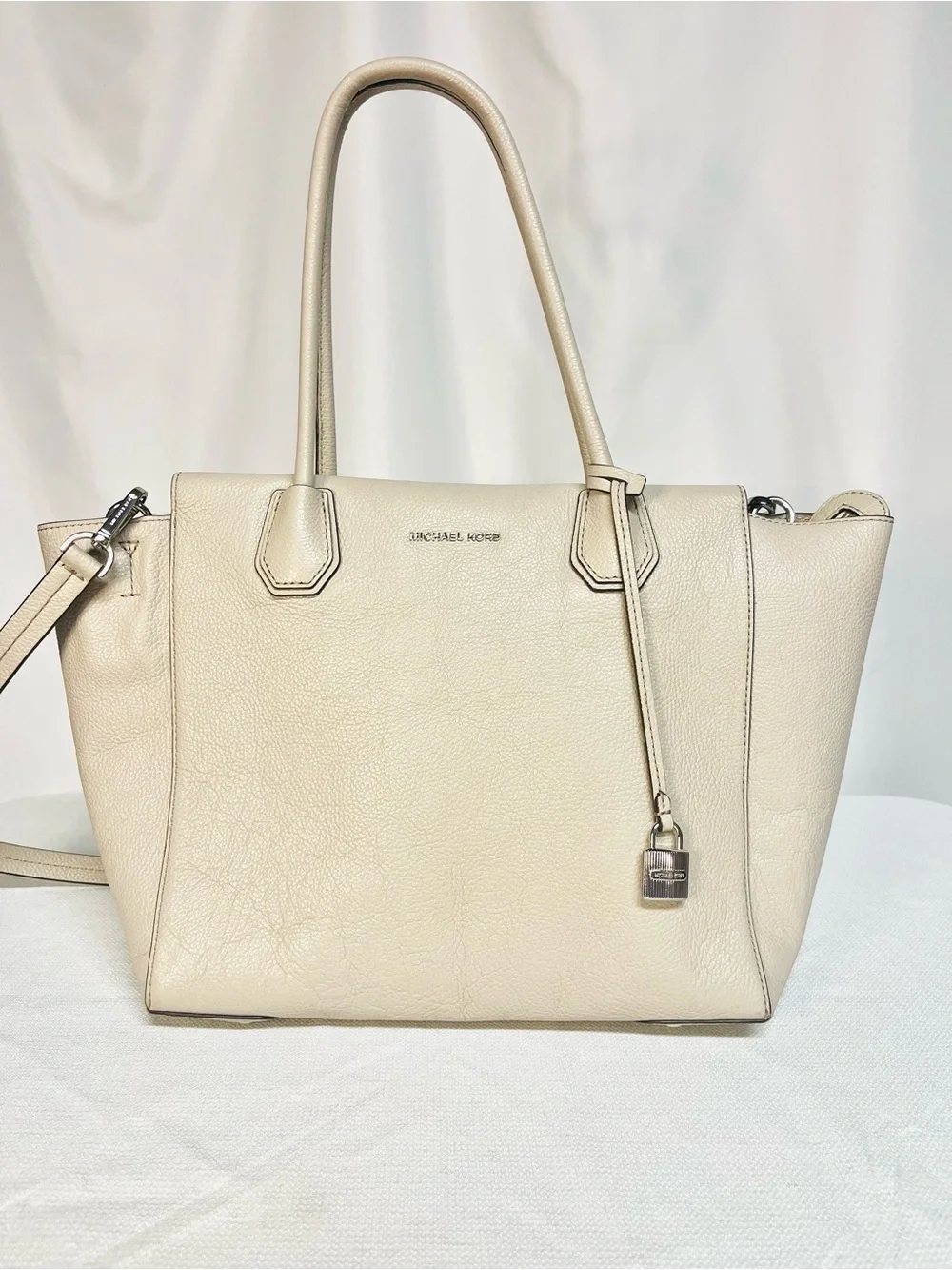 Michael Kors Pebble Leather Beige Cream Tote with Lock Charm - Picture 2 of 16